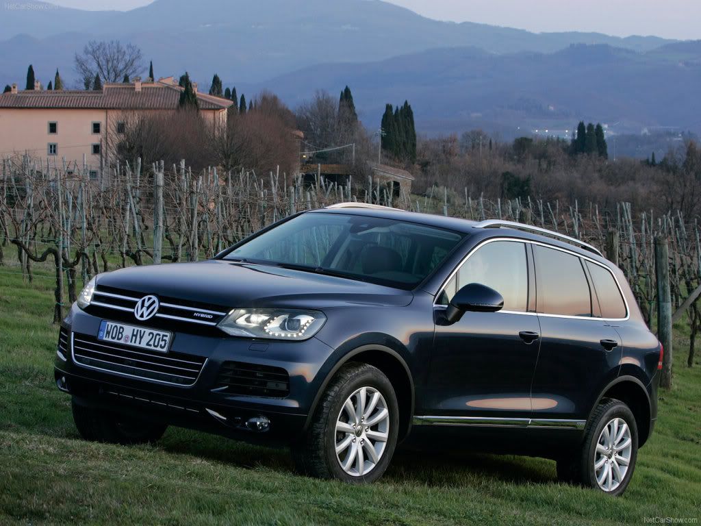 http://i630.photobucket.com/albums/uu21/stonerfuzz/Volkswagen-Touareg_2011_1600x1200_wallpaper_02.jpg