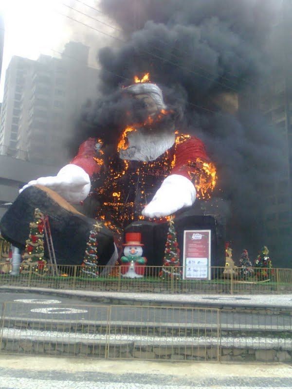  photo santa_claus_fire_06_zpscbo1v1ss.jpg