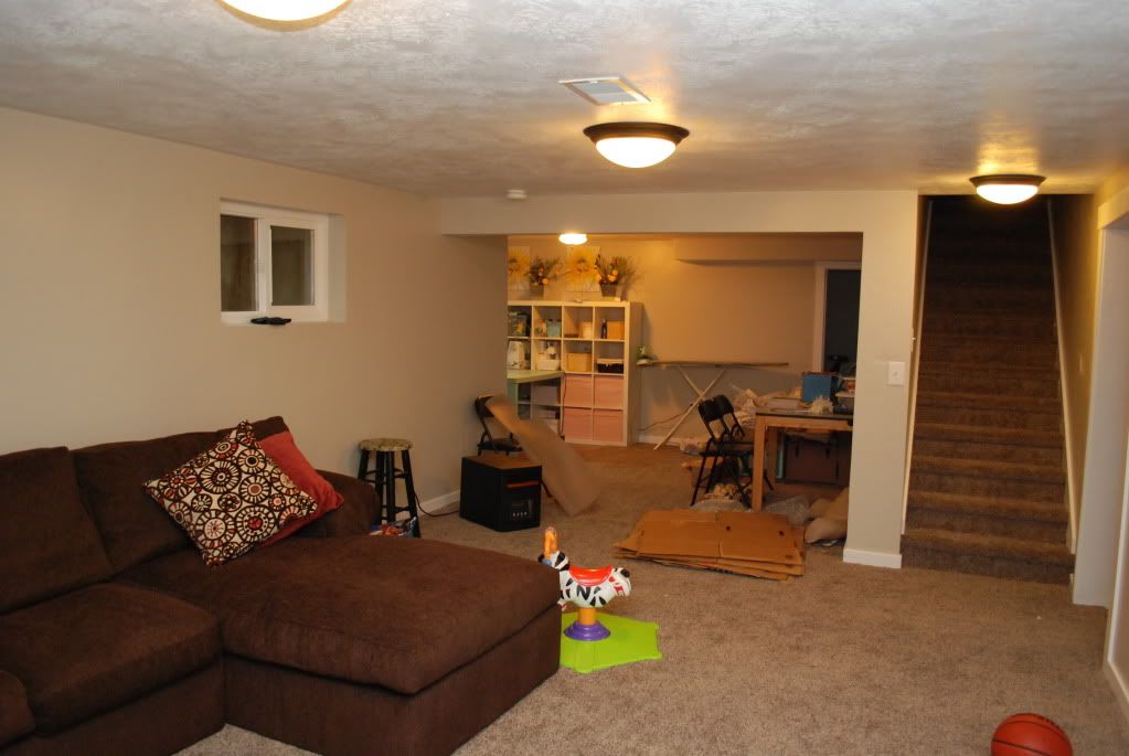 house,sectional,basement,craft room