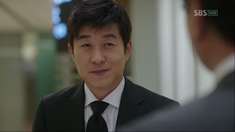 Chun flips to realize that Jin-pyo&#39;s motive isn&#39;t greed but simply to ruin him, though when Jin-pyo arrives for their meeting, he puts a smile back on his ... - hunter17-00398