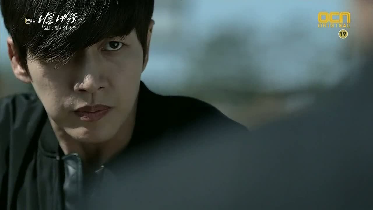 There&#39;s another flashback to Boss Lee asking the mystery man whether he must kill Jung-moon and Woong-chul himself if Woong-chul fails, so Boss Lee comes at ... - BadGuys06-00657
