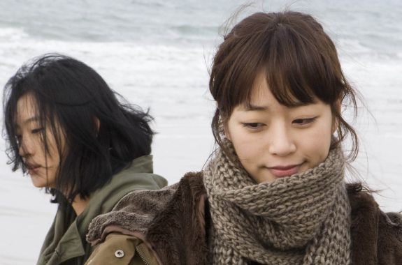 Kim Hyo-jin as one half of lesbian couple in Ashamed
