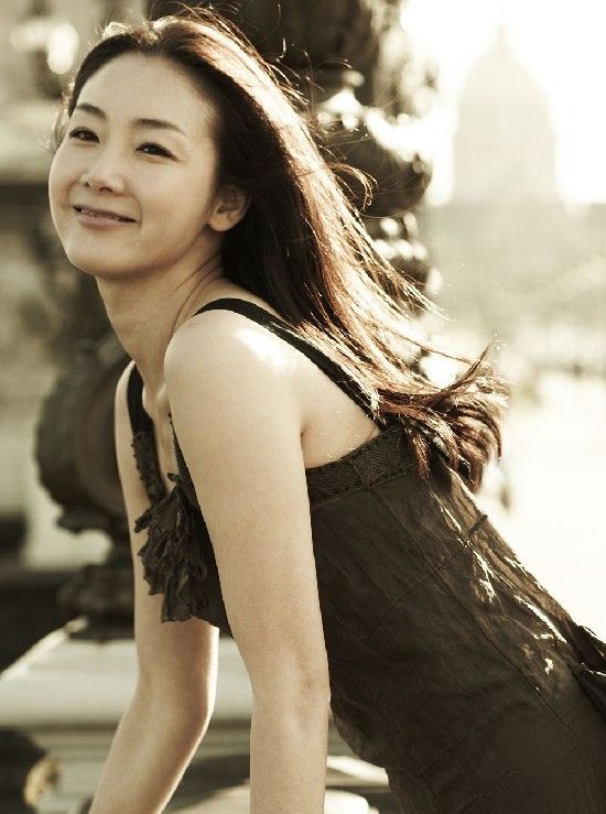 Choi Ji-woo to make her drama comeback » Dramabeans Korean drama recaps