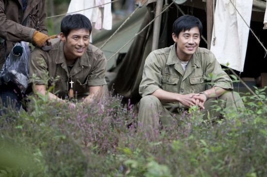 Go Soo And Shin Ha Kyun S New Movie Dramabeans Korean Drama Recaps