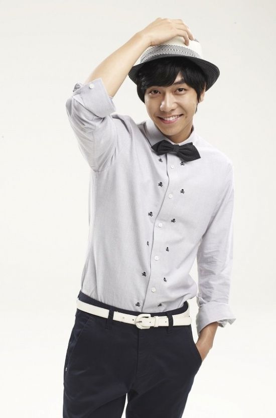 Lee Seung-gi to re-team with Hong Sisters?