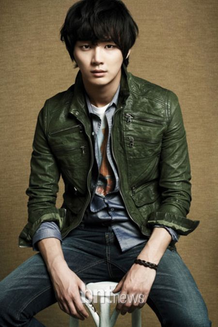 Yoon Shi-yoon scores first leading role in film