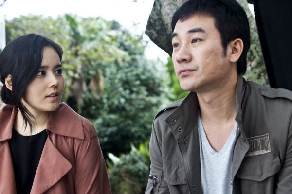 Stills from Uhm Tae-woong and Han Ga-in’s new film