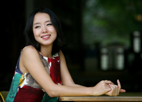Jeon Do-yeon to play a drug-smuggling housewife