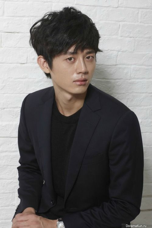 Lee Ji-hoon as Lee Min-ho’s half-brother in Legend of the Blue Sea