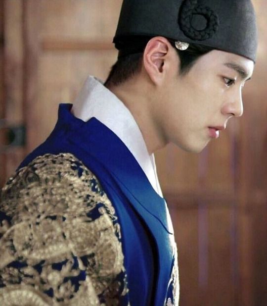 Bright smiles and playful glances in Moonlight Drawn By the Clouds stills