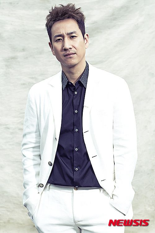 Lee Seon-kyun considers movie comeback as bad cop in Wicked Police