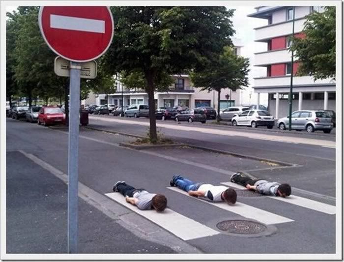 Funny planking Pictures 26