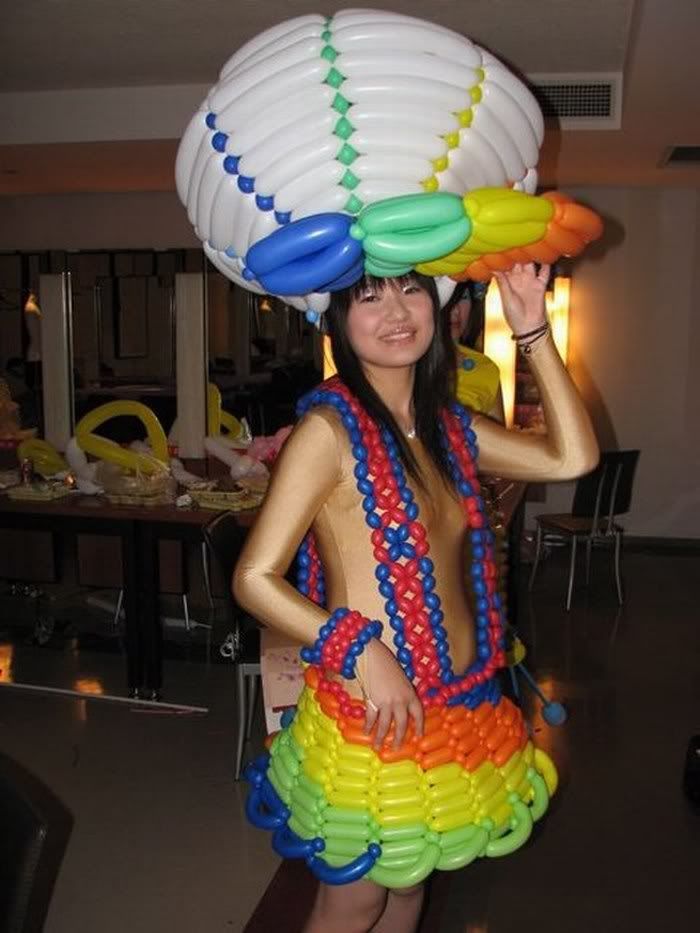 Balloon Twisting-Unbelievable Dress Pictures 5