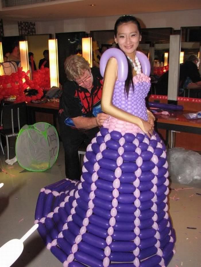 Balloon Twisting-Unbelievable Dress Pictures