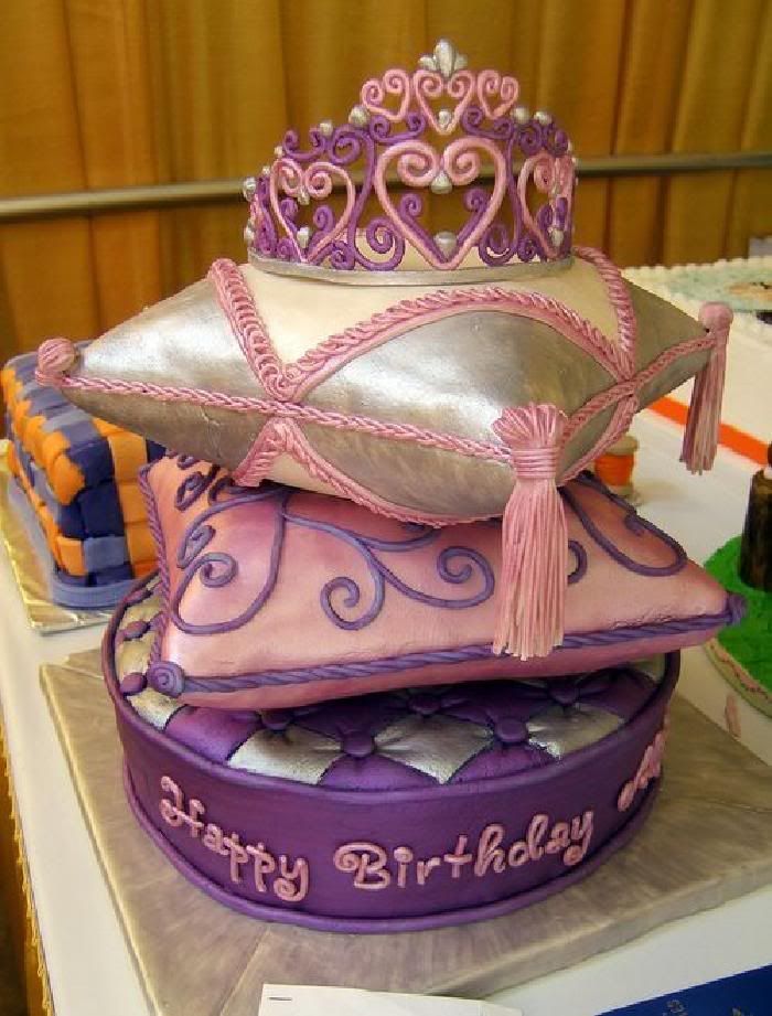 funny and beautyfull pillow cake