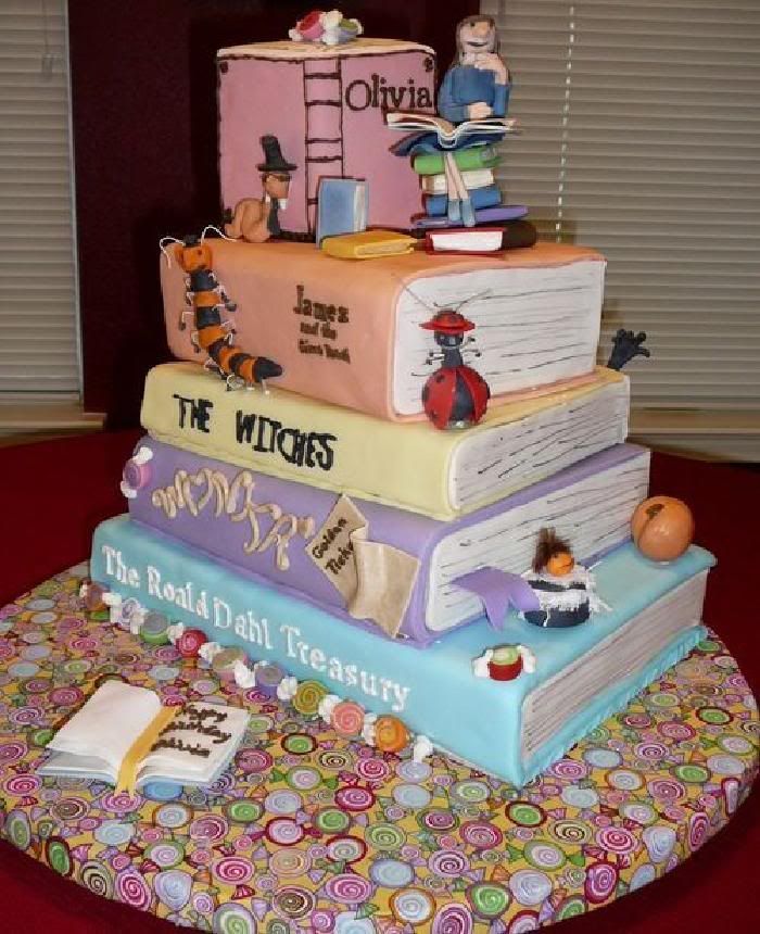 funny bunch of books cake